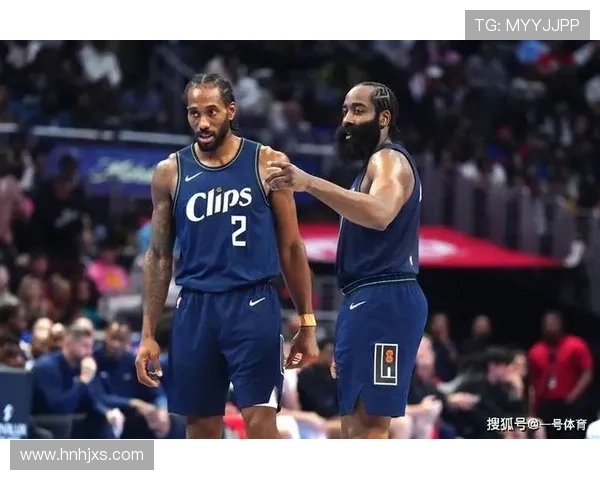 NBA赛季最新动态：詹姆斯伤愈复出 罗斯加盟快船引发热议